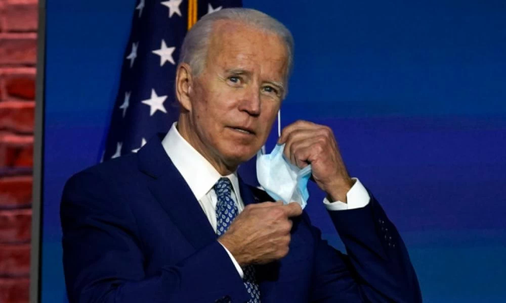 Κορονοϊός: Ο Μπάιντεν αποφάσισε να βάλει μάσκα σε όλους τους Αμερικανούς